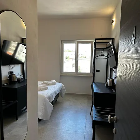 Umberto 28
