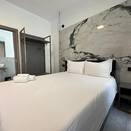 Umberto 28
